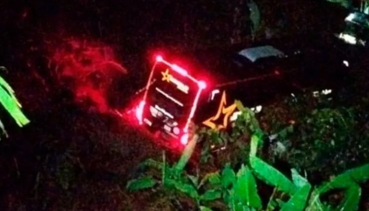 Bus que cubría la ruta entre Cali y Medellín se fue a un abismo en el Suroeste antioqueño
