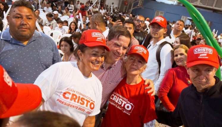 Juan Fernando Cristo en campaña.