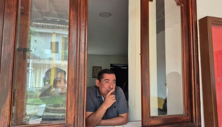 Los concejales reclaman mayor vigilancia a la entrada del palacio municipal.