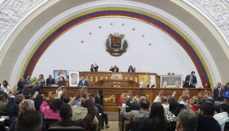 Parlamento de Venezuela aprueba Ley de Amnistía con exclusiones clave