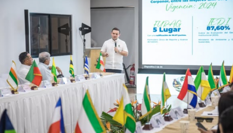 Ayer se cumplió la Asamblea Anual de Corponor, presidida por su director general, Rafael Humberto Camacho/Foto Cortesía