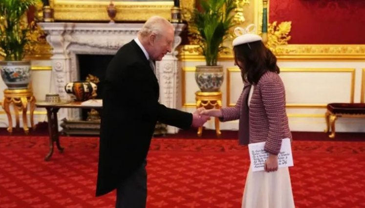 “Está muy animado de poder visitar Colombia”: Laura Sarabia presenta credenciales ante el rey Carlos III como embajadora en Reino Unido