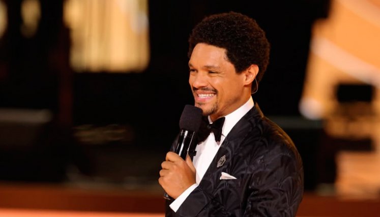 Trevor Noah en los Grammys 2025. Foto tomada de Instagram @grammys