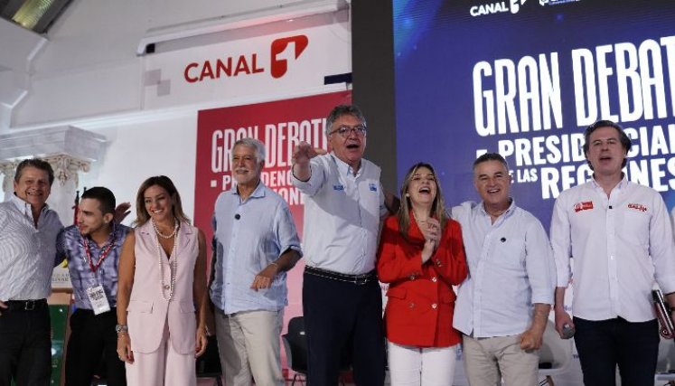 Los aspirantes a la presidencia debatieron en medio de un ambiente de camaradería/Foto cortesía