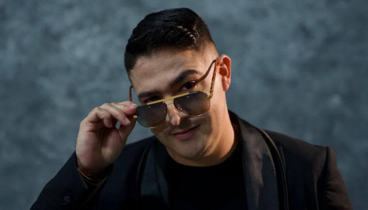 Julián Daza inicia el 2026 con el lanzamiento de “Si La Ves”.