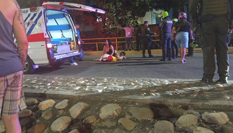 El cuerpo de Luis Carlos Gil Guarín quedó tendido boca abajo, a pocos centímetros de la moto en la que se movilizaba.