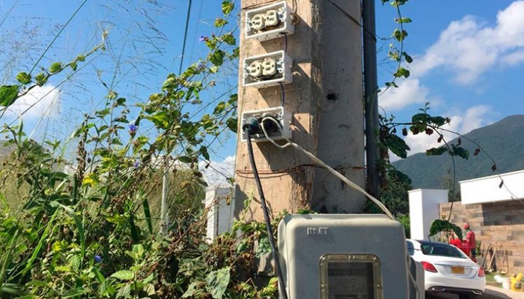 Conexiones ilegales de energía. / Foto archivo
