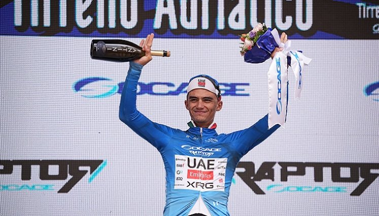 El mexicano Isaac Del Toro sigue teniendo un buen comienzo de temporada en el World Tour.