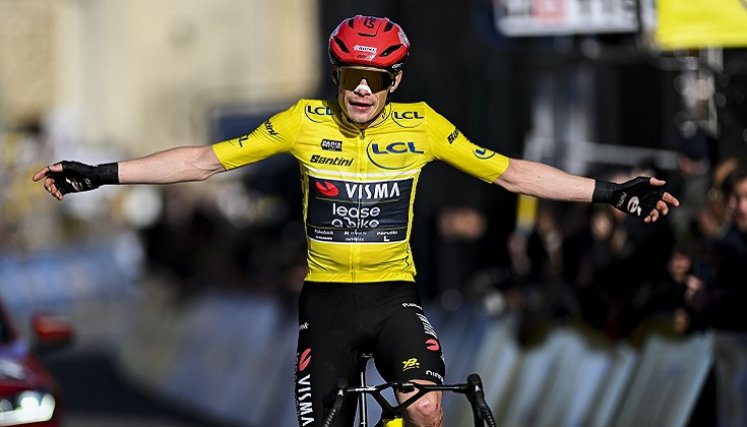 Jonas Vigengaard, consiguió su segunda victoria en línea en la carrera del sol.