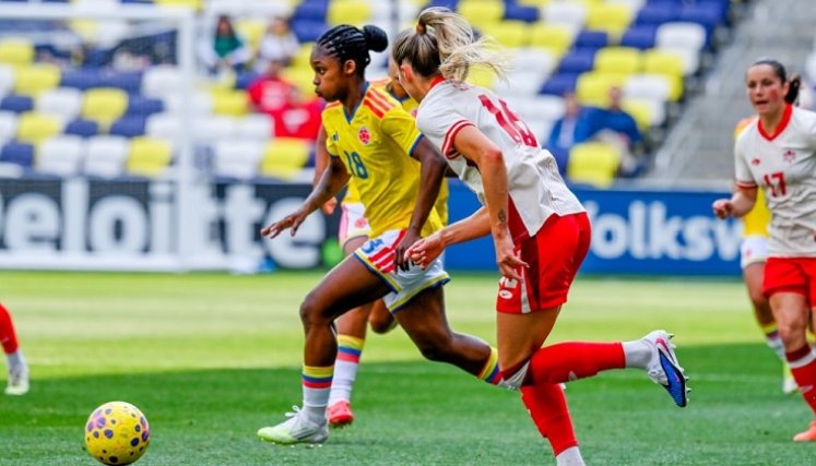 Las 'Chicas Superpoderosas' fueron sorprendidas con contundencia por las canadienses.