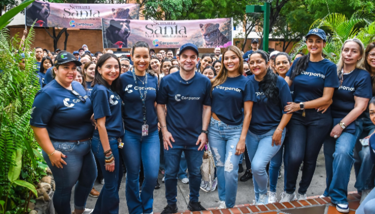Humberto Camacho, director general de Corponor, lideró jornada de entrega de plantas ornamentales.