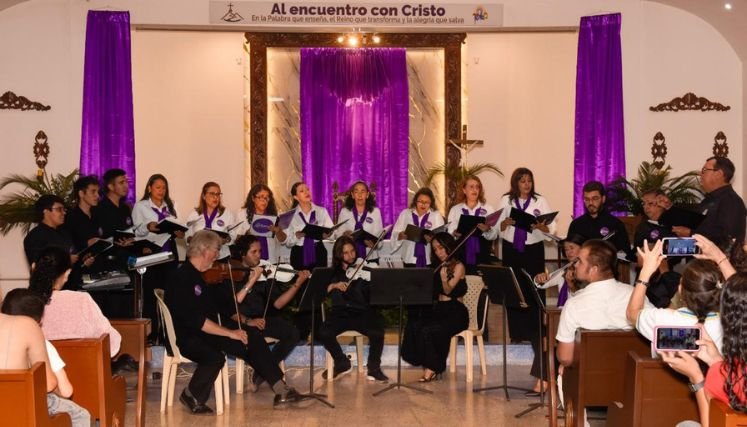 El Coro de Cámara Hacaritama ofrece conciertos de música sacra en los templos de la ciudad.