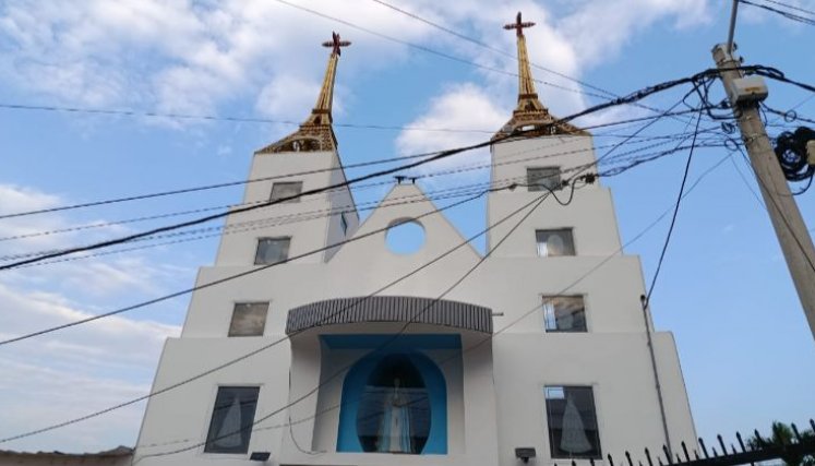 Iglesia Virgen del Valle en la comuna 6