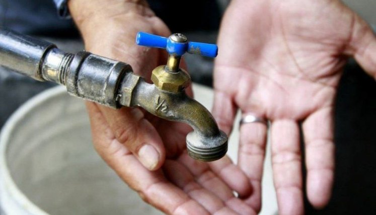 Los problemas en el servicio de agua se debe a la infraestructura antigua de las redes.