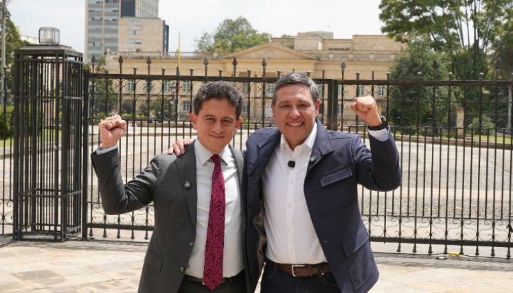 Mauricio Lizcano presenta a Luis Carlos Reyes como su fórmula vicepresidencial