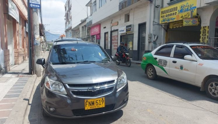 Miles de visitantes llegan a la ciudad para asistir a las ceremonias religiosas durante la Semana Mayor.