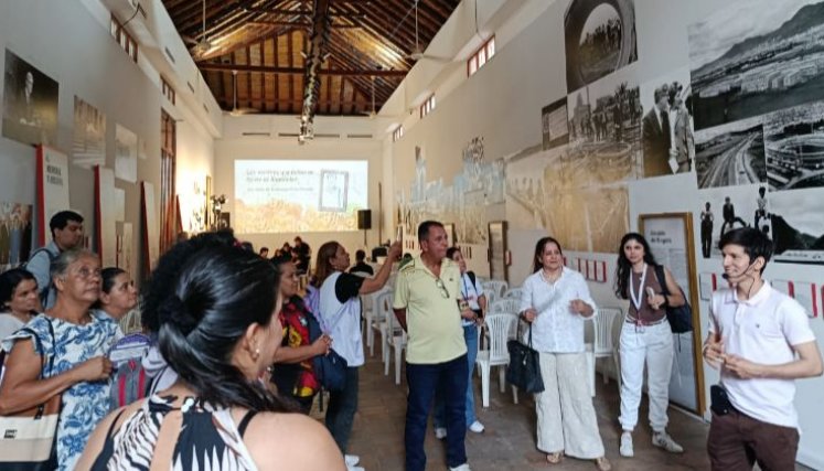 Recorrido por la biblioteca pública