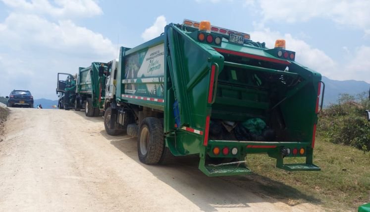 Los voceros comunales de la vereda La Madera denuncian posible contaminación ambiental con los lixiviados.