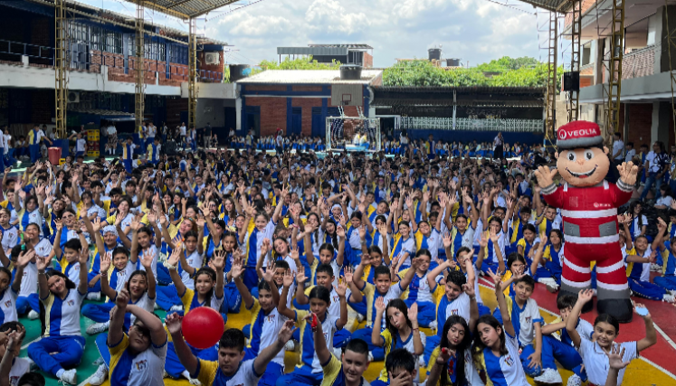 Capacitación de educación ambiental en colegios.