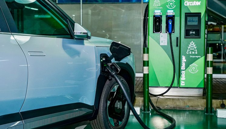 Estación de carga para vehículos eléctricos en el centro comercial Ventura Plaza./ Foto Cortesía