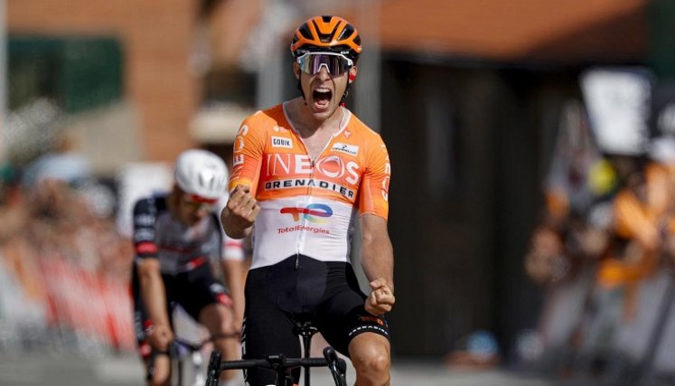 Axel Laurence (Ineos) venció en el embalaje al español Igor Arrieta (UAE-Emirates) en la tercera jornada de la Vuelta al País Vasco. 