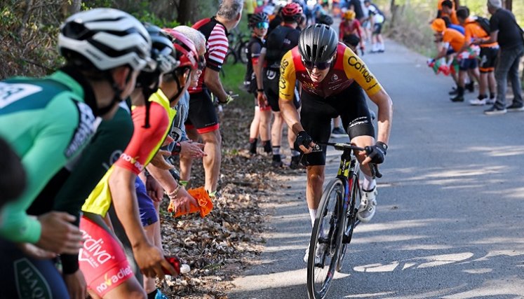 El español Alex Aranburu (Cofidis) en una  gran escapada en solitario ganó la cuarta etapa de la Itzulia Basque Country.