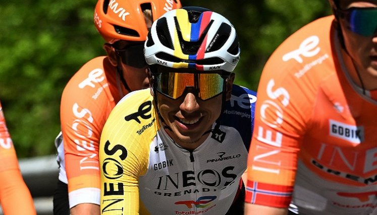 El colombiano Egan Bernal brilló nuevamente el Tour de los Alpes, disputándole la etapa a Thomas Pidcock, vencedor de la tercera jornada.