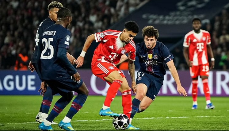 Luis Díaz marcó el cuarto gol del Bayern, en la derrota ante el París SG en la ida de la semfinal de la Champions.