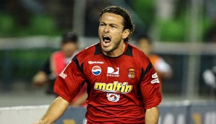 Jaime Andrés Peralta, es otro de los hijos que dio la escuela de don Elkin Uribe, jugó en el Caracas FC, Millonarios y el fútbol de Brasil.