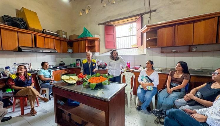 Abuelitas de Ocaña preparan los siete potajes para mantener vivas las tradiciones.