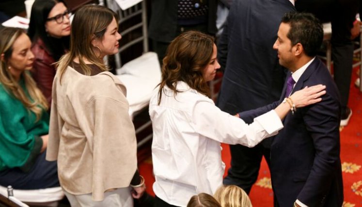 ESPOSA DE MIGUEL URIBE 