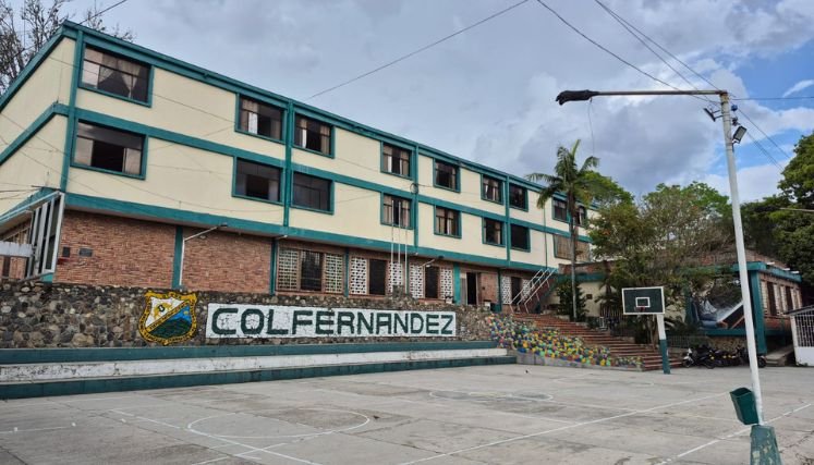 Deudas de la luz en el sector educativo preocupa a las autoridades.