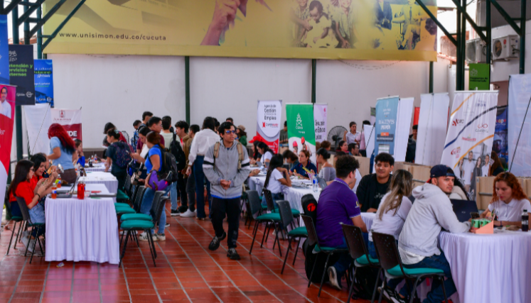 Feria Laboral de la Unisimón.