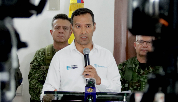 Pedro Sánchez, ministro de Defensa. 