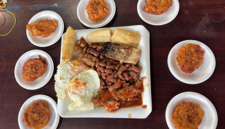 Abuelitas de Ocaña preparan los siete potajes para mantener vivas las tradiciones.