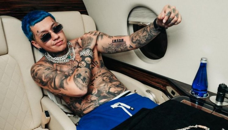 Blessd se reinventa con ‘El mejor hombre del mundo’, su álbum más íntimo y ambicioso.