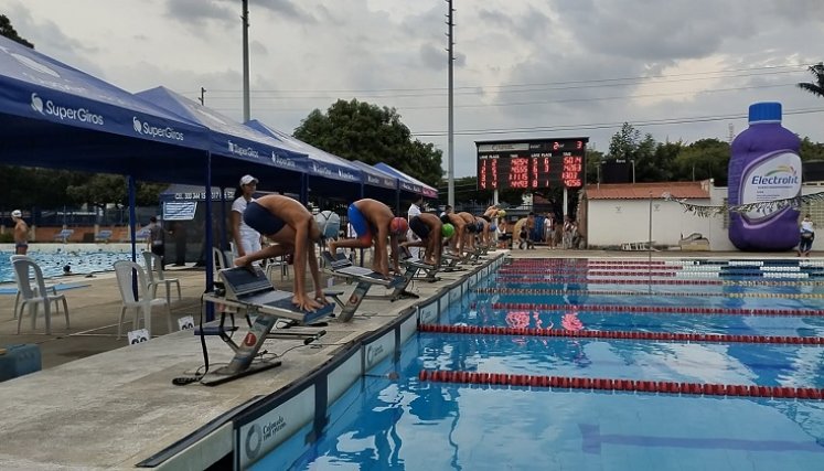 Buena participación de nadadores tuvo la VII edición del Festival Internacional de natación del club Aquaman.