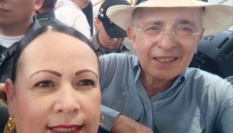 A donde ha ido el expresidente Álvaro Uribe ha recibido el aprecio de sus simpatizantes./Foto cortesía