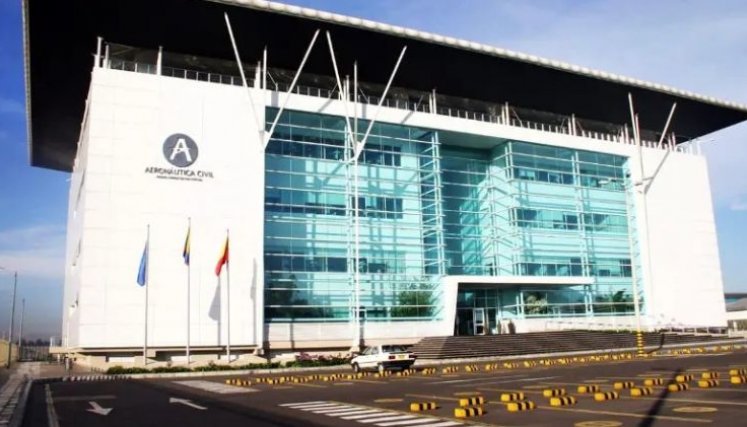 Escándalo en la Aerocivil por falta de controladores, sobresueldos y presunto nepotismo; Procuraduría investiga