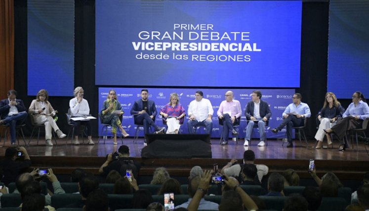 Cara a cara: Esta noche Gran Debate Vicepresidencial desde las Regiones  Siga en vivo el Gran Debate Vicepresidencial desde las Regiones
