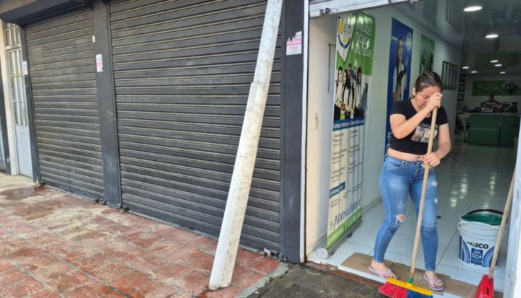 Las intensas lluvias no dan tregua y se presentan inundaciones en algunos barrios de Ocaña.