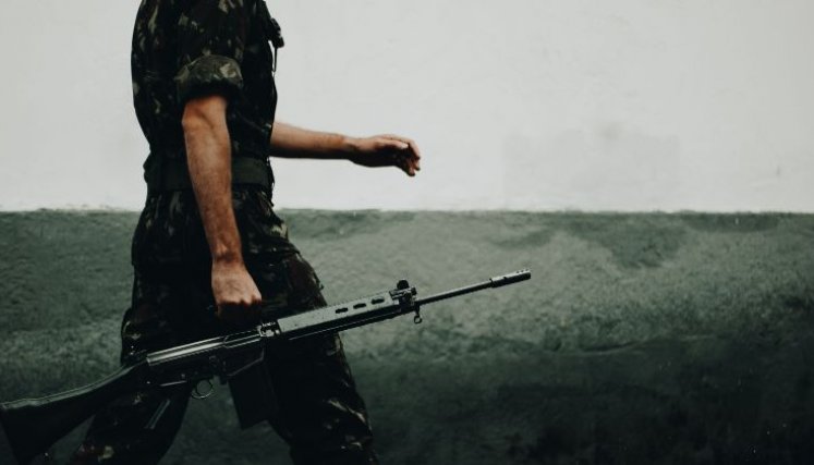 JÓVENES MILITARES EN RUSIA 