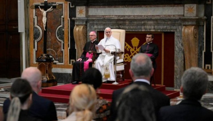 El papa León XIV pide “desarmar” la tecnología para que no gobierne a la humanidad
