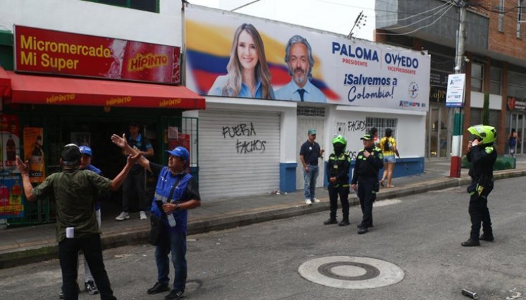 Vandalizan la sede de Paloma Valencia en Bucaramanga durante la marcha del 1 de mayo