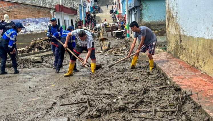 El desbordamiento del río Tejo genera inundaciones en las viviendas ribereñas.