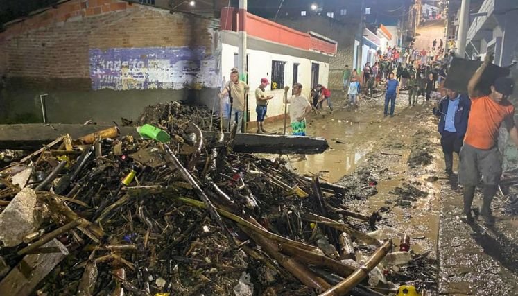 El desbordamiento del río Tejo genera inundaciones en las viviendas ribereñas.