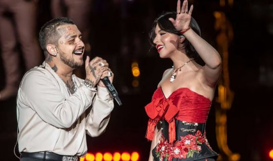 En un video que se hizo viral en redes sociales, aparece Ángela con un vestido ajustado que deja ver su vientre abultado.