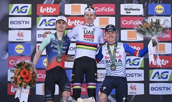 Tadej Pogacar sigue reinando en las clásicas de Europa.