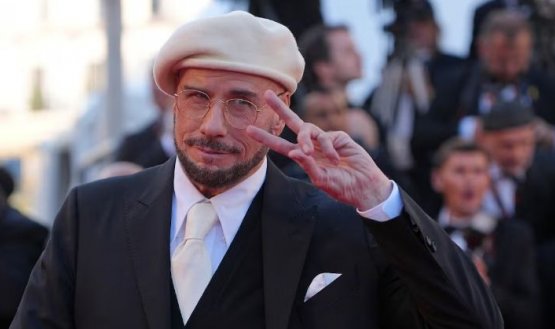 Video viral del nuevo aspecto de John Travolta causa revuelo: “Parece de 20”