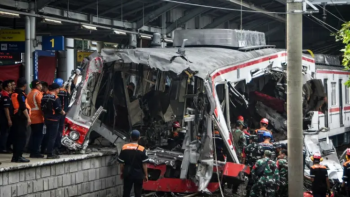 Choque de trenes en Indonesia 